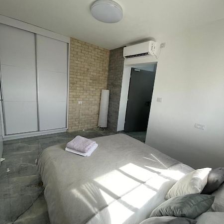 Sea& Sun Apartment Hadera Exterior foto