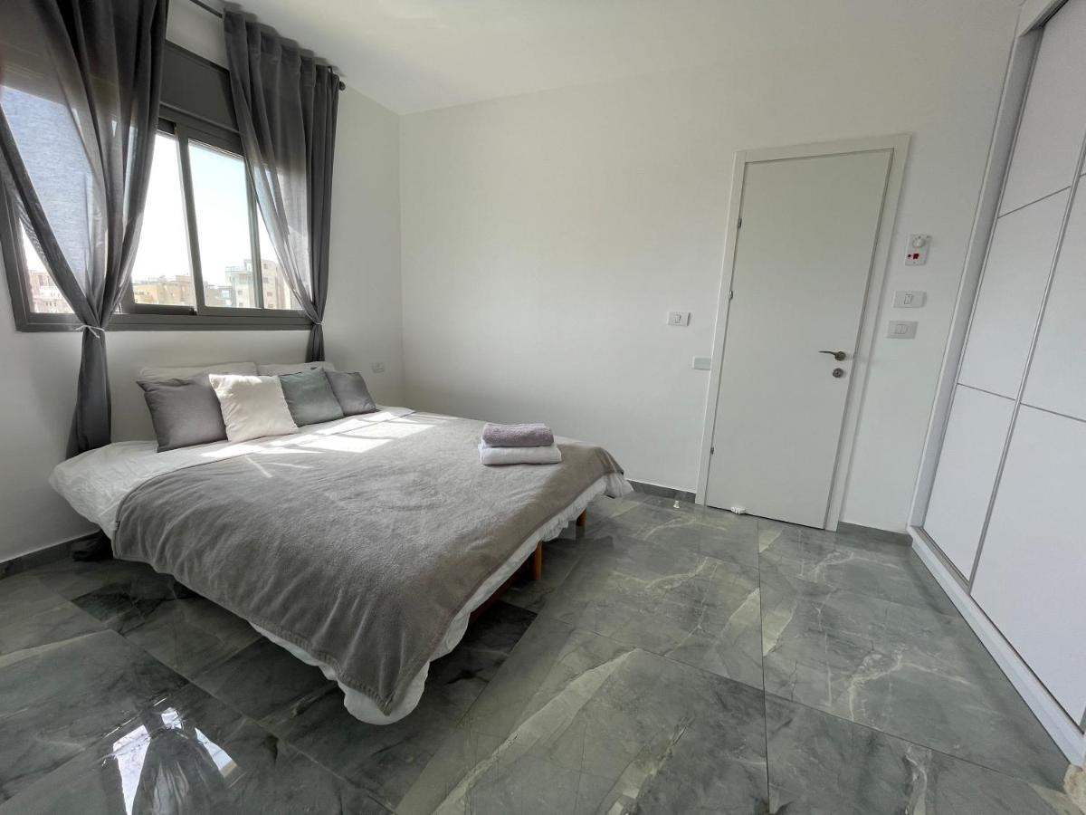 Sea& Sun Apartment Hadera Exterior foto